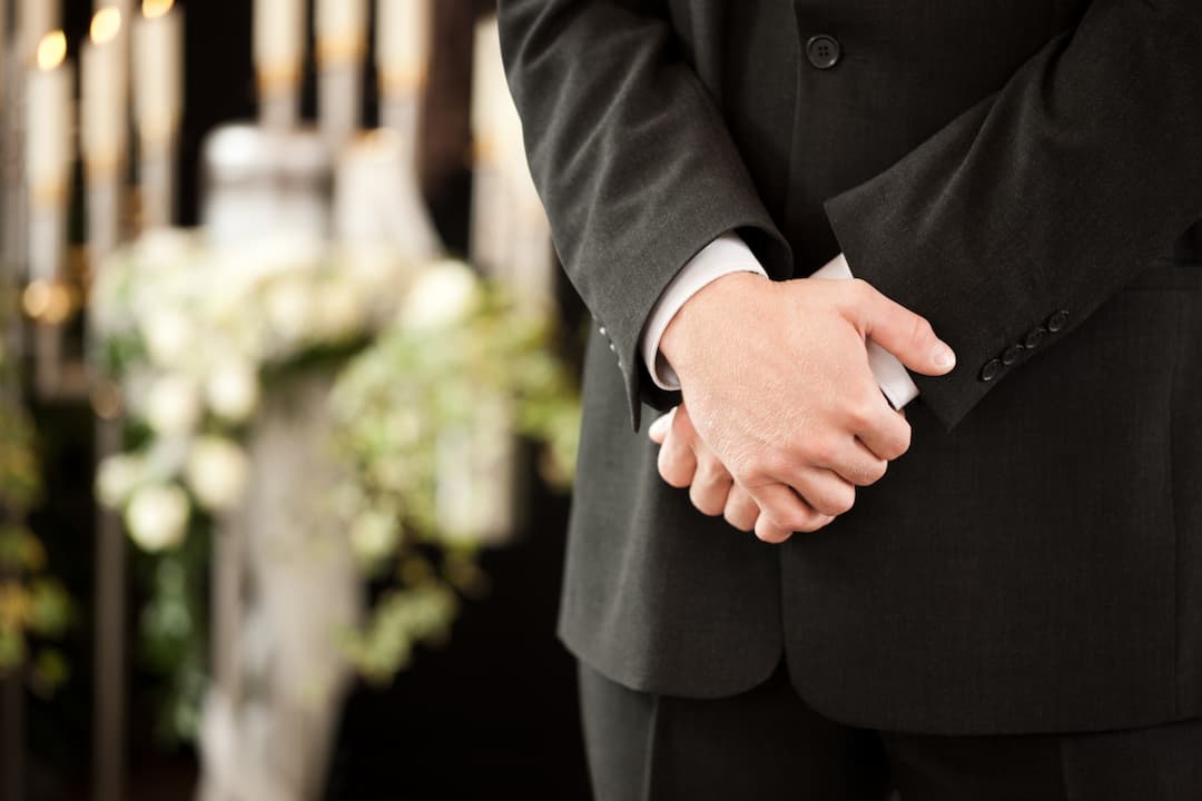 How to choose the right funeral celebrant